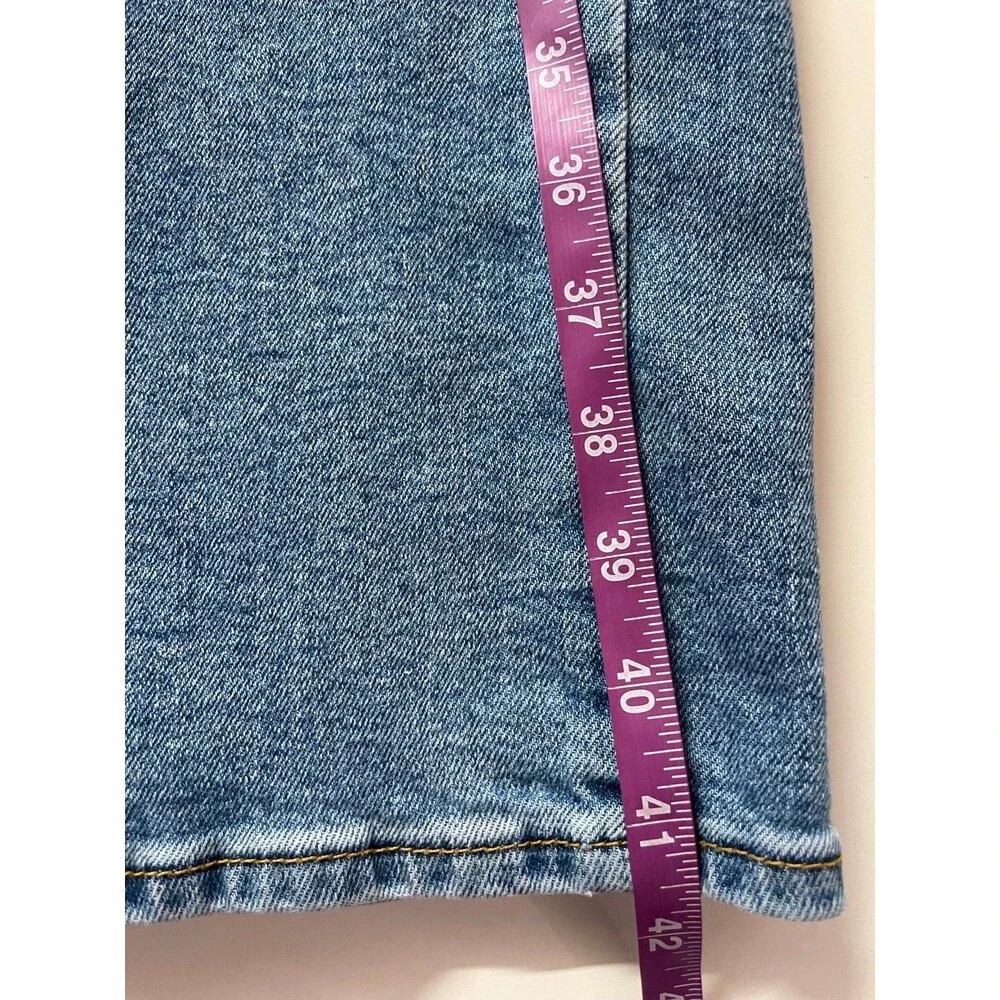 Denizen from Levi’s Men’s Slim Straight Medium Wash Jeans Size 38 x 30